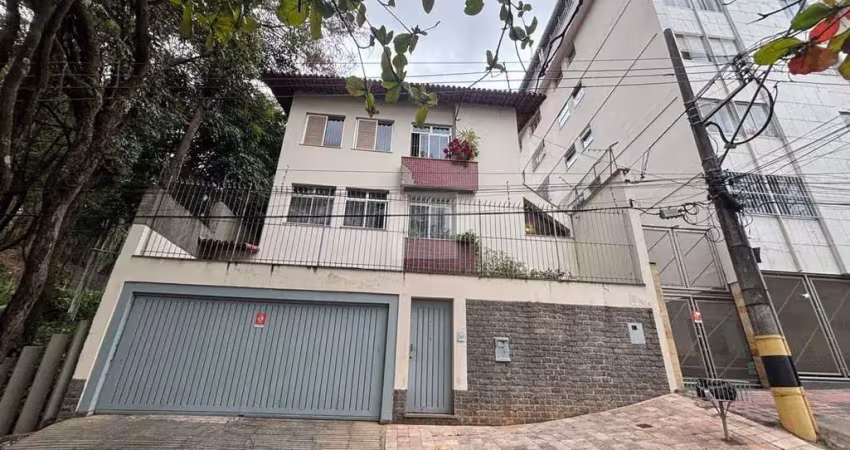 Imperdível casa à venda em belo horizonte-mg, bairro são lucas - 5 quartos, 1 suíte, 5 salas, 5 banheiros, 10 vagas, 600m².