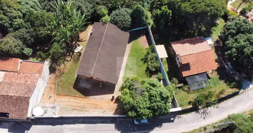 Venda de sitio de luxo na tapera, pedro leopoldo-mg: 1 quarto, 1 suite, 1 sala, 2 banheiros, 100 vagas de garagem, 185m².