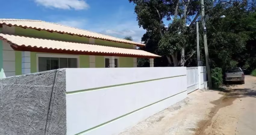 Casa em condomínio à venda em paty do alferes-rj, bairro mantiquira: 3 quartos, 1 suíte, 1 sala, 2 banheiros, 1 vaga, 255,74m2 área.