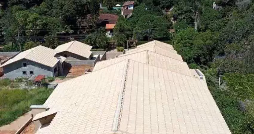 Casa em condomínio de luxo em paty do alferes-rj - 2 quartos, 1 suíte, 1 sala, 2 banheiros, 1 vaga de garagem, 223,22 m2 de área.