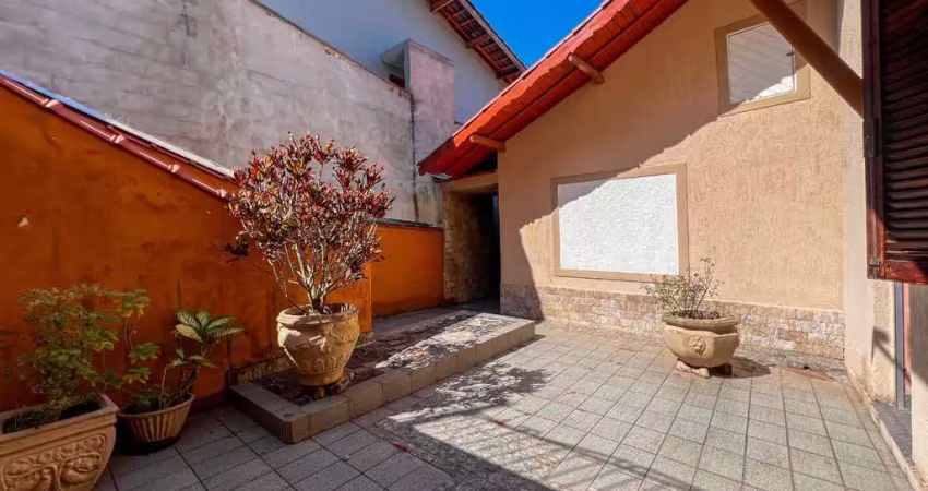 Casa de vila para venda em colônia com 3 quartos, sendo 1 suíte, 149m²