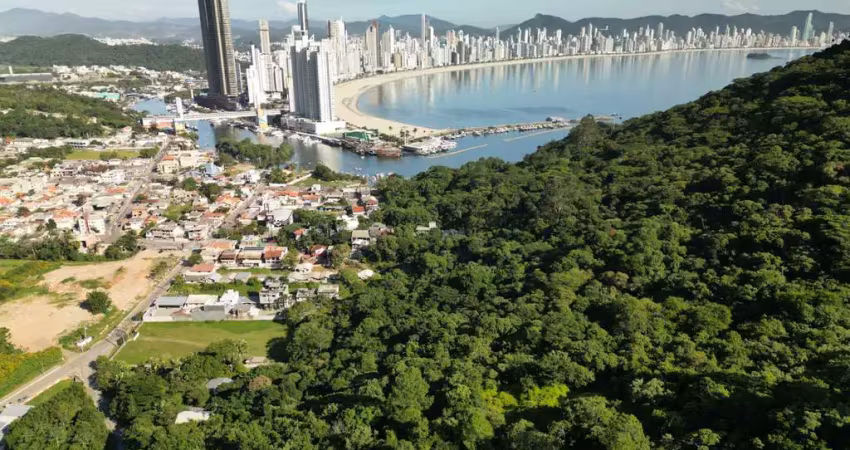Terreno à venda na Rua Bento Cunha, 13, Barra, Balneário Camboriú