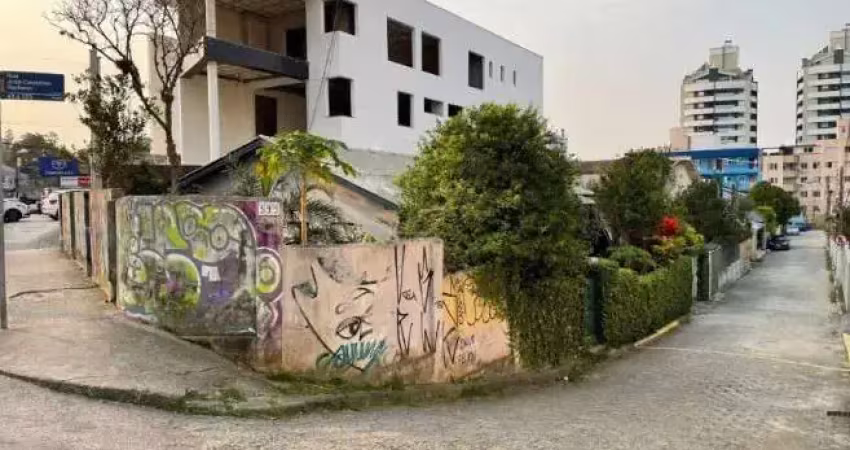 Terreno à venda na Rua Lauro Linhares, 399, Trindade, Florianópolis