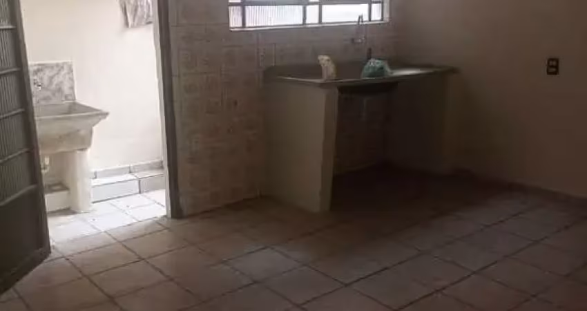 Casa com 1 quarto para alugar na Rua Isabel Garcia Marques, Jardim Colorado, São Paulo