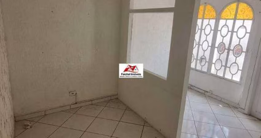 Sala comercial em sobreloja de 15m², com banheiro por 1.400,00 no Tatuapé/SP Aceita 3 meses de depósito, fiador, água e luz dividido com demais salas