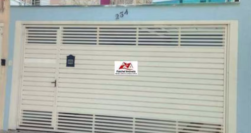 Lindo sobrado com 3 dorm., 1 suíte, sala , sacada, terraço gourmet, 2 vagas, vista livre para praça, ótima localização, perto ao metro V. Matilde/SP