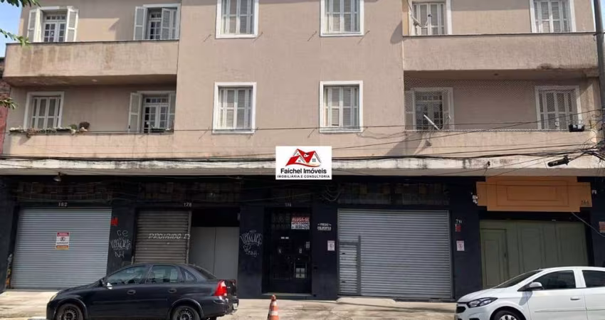 Prédio de 1.500m² de área construída. com 04 armazéns de 200m cada mais 8 aptos de 98m² cada, há 250m do Metro Belém por 6.500.000,00 - Belenzinho/SP