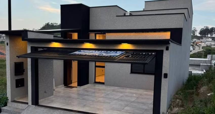 Imperdível oportunidade! Casa à venda em Bragança Paulista-SP, no Condomínio Villa Verde Bragança: 3 quartos, 1 suíte, 2 salas, 2 vagas de garagem, 129m².