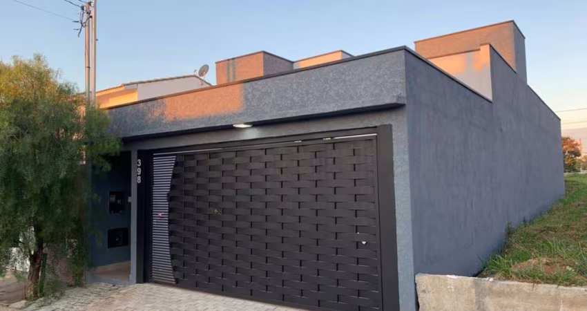 Casa à venda em Bragança Paulista-SP: Residencial Piemonte, 3 quartos, 1 suíte, 2 salas, 2 vagas, 90m²!