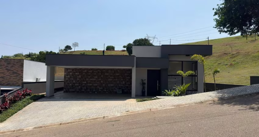 Imóvel de luxo em Bragança Paulista-SP: Casa de 3 quartos, 3 suítes, 2 salas e 2 vagas no Condomínio Terras de Santa Cruz.
