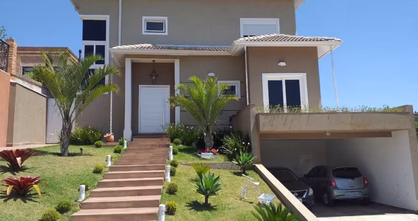 Luxuosa Casa em Condomínio à Venda em Bragança Paulista-SP - Condomínio Residencial Fazenda Santa Helena - 3 Quartos, 3 Suítes, 2 Salas, 4 Vagas, 310m².