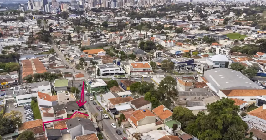 Residência charmosa de fachada imponente estilo colonial germânico