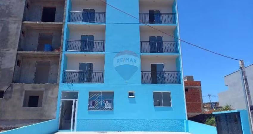 Apartamento 02 Dormitórios com Sacada