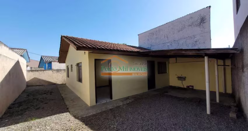 Casa com 2 quartos para alugar na Rua Guarantã, 88, São Braz, Curitiba
