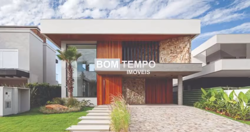 CASA LUNA: 3 SUÍTES | 2 VAGAS | 256M² PRIVATIVOS