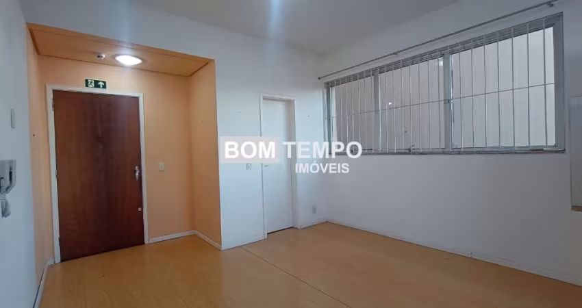 Sala Comercial 30m² na Av. Cristovão Colombo.
