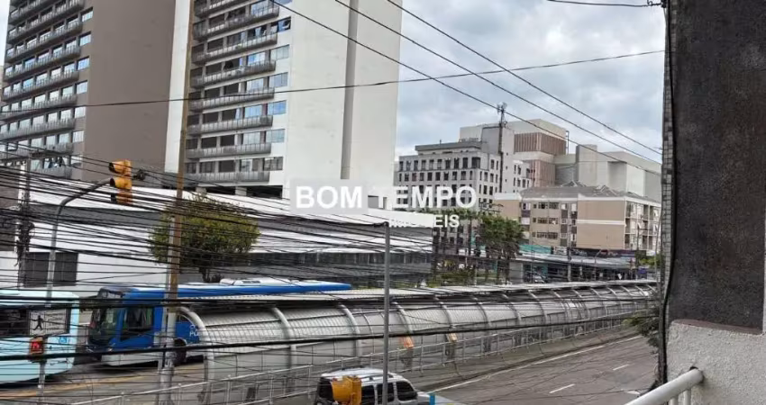 Apartamento com 3 quartos para alugar no Cristo Redentor, Porto Alegre 