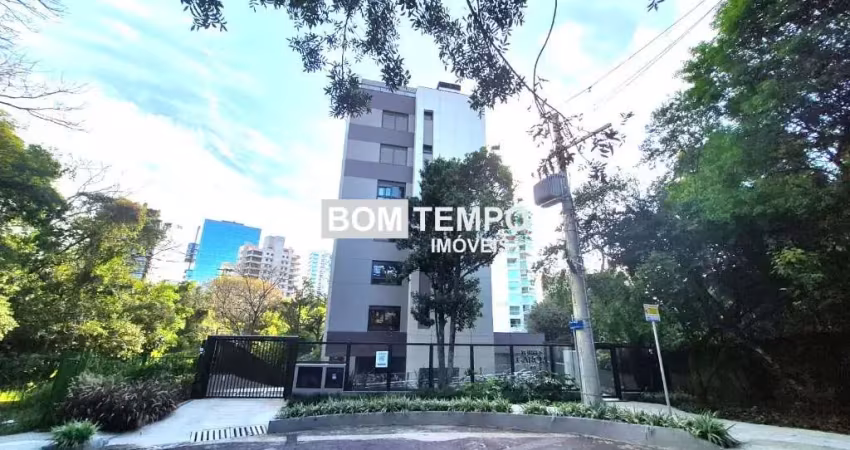 Apartamento com 3 quartos para alugar no Três Figueiras, Porto Alegre 