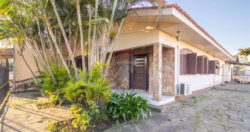 Casa de esquina com 3 dormitórios à venda por R$ 530.000 na Vila Princesa Izabel em Cachoeirinha/RS