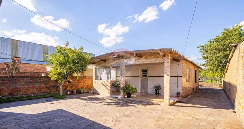 Casa 3 dormitórios com edicúla  no bairro Granja Esperança em Cachoeirinha