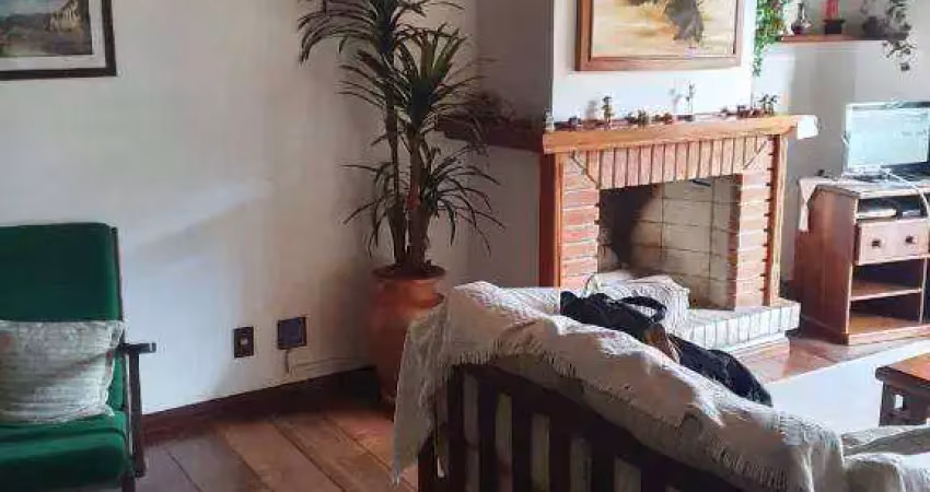 Apartamento à venda na Vila Inglesa - Campos do Jordão/SP com 185 m²
