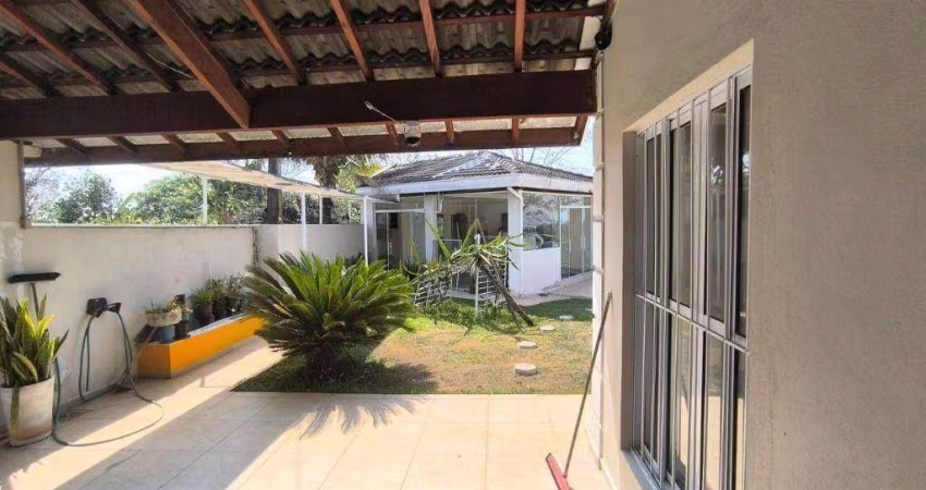 Casa com 4 dormitórios à venda, 296 m² por R$ 1.100.000 - Loteamento Residencial Vista Linda - São José dos Campos/SP