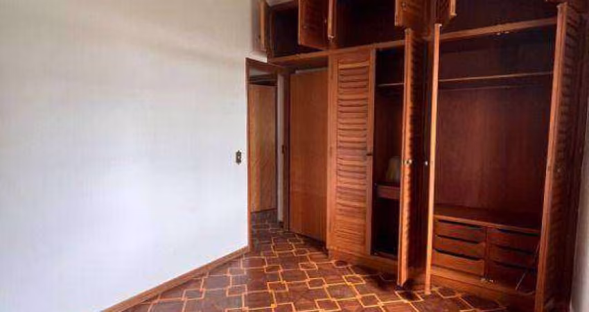 Casa com 5 dormitórios para alugar, 600 m² por R$ 5.500,00/mês - Jardim América - Jacareí/SP