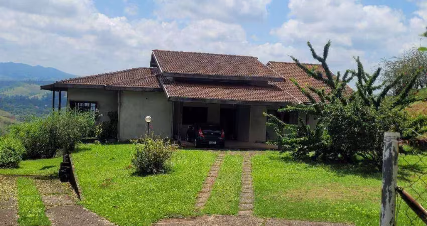 Casa à venda em condomínio fechado no bairro dos freitas com 420 metros.