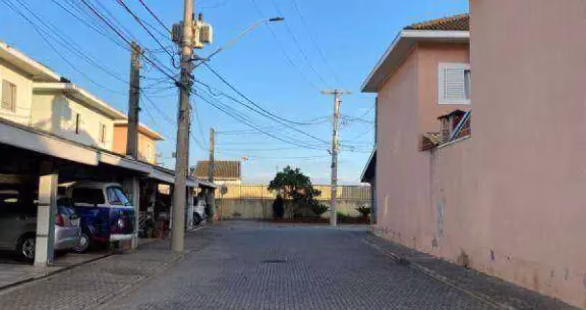 Sobrado com móveis planejados e excelente localização
