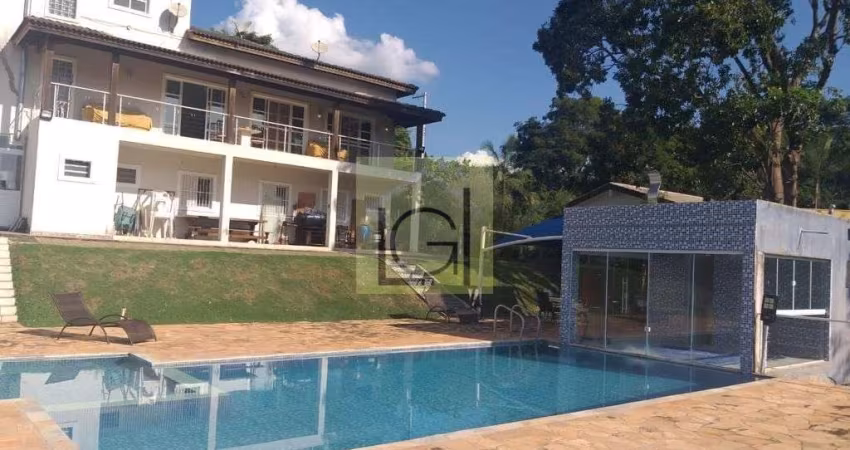 Imponente mansão de 5 suítes na Chácara Residencial Paraíso Marriot em Itu-SP: Luxo e Conforto em 800m²!