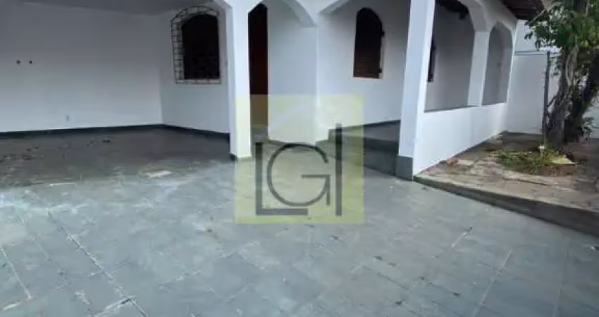 Casa comercial ou residencial à venda em itu-sp, bairro brasil: 2 quartos, sala, 2 banheiros, 4 vagas de garagem, 131m² de área.