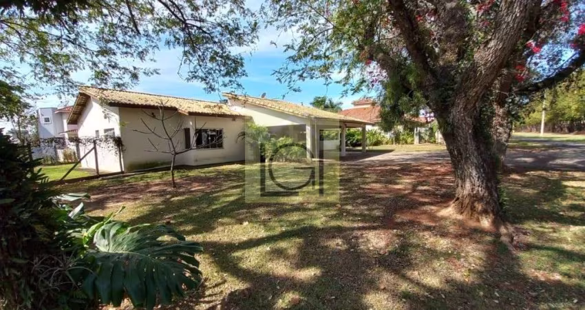 Chácara em condomínio no Residencial Primavera em Salto - SP: 4 quartos, 3 suítes, 2 salas, 5 banheiros, 6 vagas de garagem, 282m².