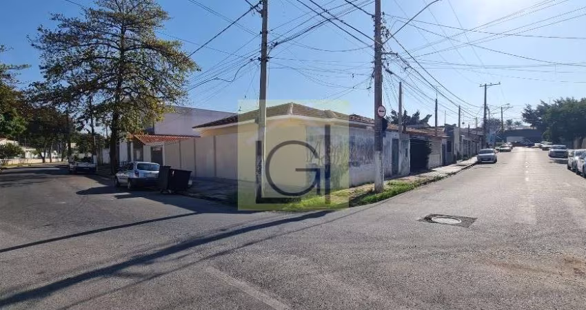 Casa à venda em Itu-SP, Jardim Santana: 3 quartos, 2 salas, 2 banheiros, 4 vagas, 120m² de área. Venha conferir!