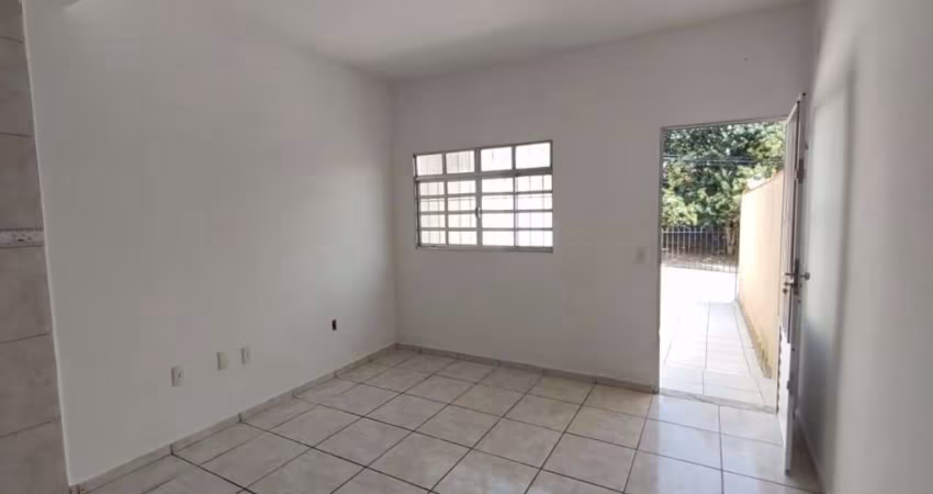 Casa à venda em Mogi das Cruzes-SP, Conjunto São Sebastião: 2 quartos, 1 sala, 2 banheiros, 2 vagas de garagem, 63m².