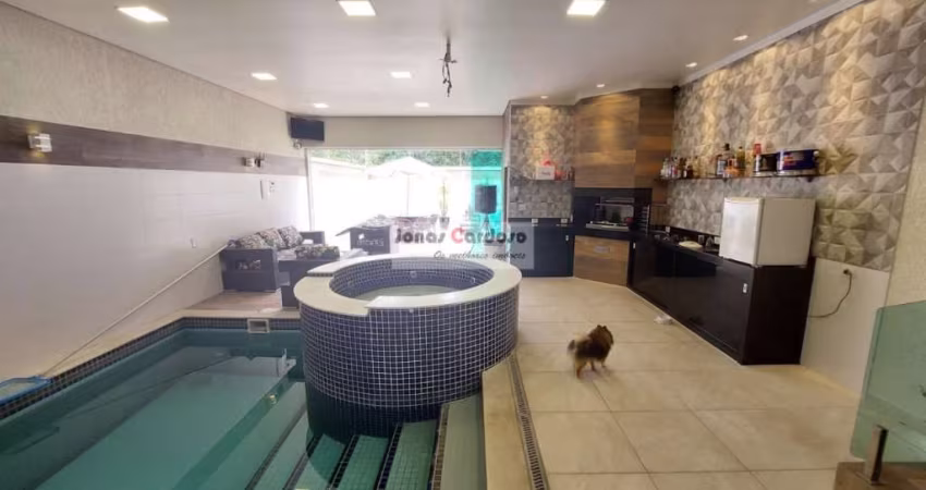 Imóvel à venda em Mogi das Cruzes-SP: Casa com 3 quartos, 1 suíte, 2 salas, 3 banheiros, 4 vagas de garagem e 230m² de área. Venha conferir!