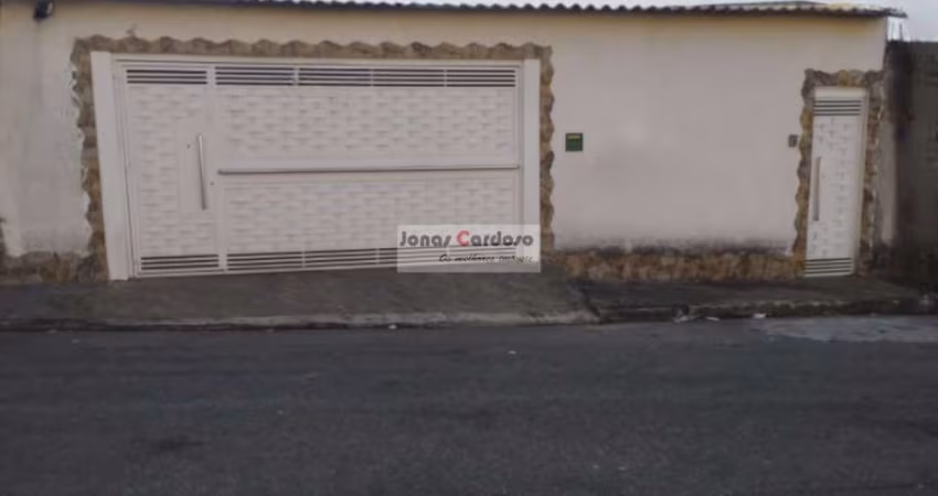 Essa casa térrea com edícula, está te esperando de braços abertos para se tornar o lar dos seus sonhos!