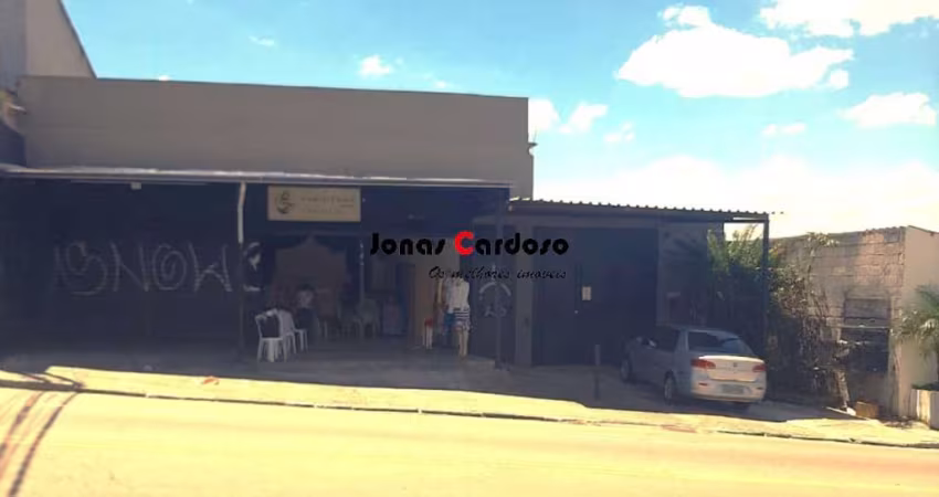2 Ponto comercial em ótima localização e com uma casa nos fundos!! Avenida Japão.