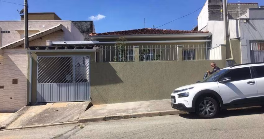 Casa  térrea com 3 dormitórios na Vila Lavínia