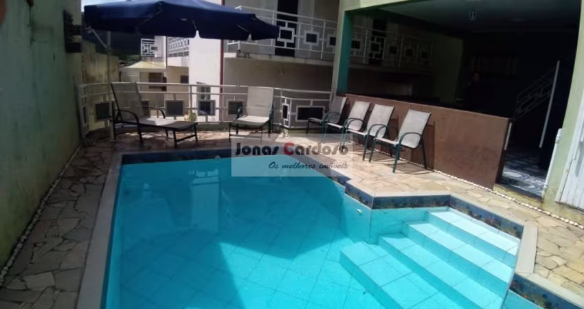 Casa a venda no Vila São Paulo, 3 quartos com varanda, suíte com hidromassagem, churrasqueira com piscina, R$:700 mil. Aceita permuta, Mogi das Cruzes