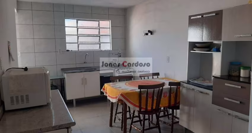 Imperdível casa à venda em Mogi das Cruzes: 2 quartos, 1 suíte, 1 sala, 2 banheiros, 3 vagas de garagem, 57m². Confira!