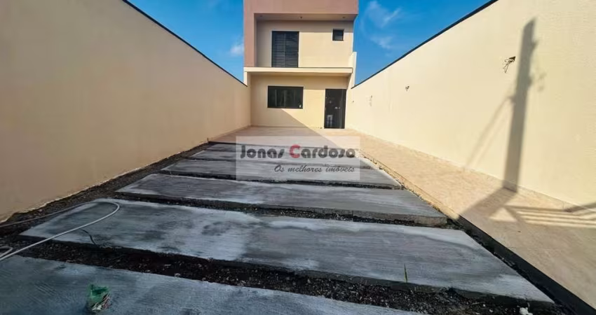 Imperdível oportunidade sobrado à venda no Parque Morumbi em Mogi das Cruzes. Com 3 quartos, 2 banheiros, 3 vagas e quintal. Confira!
