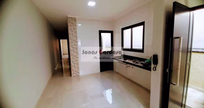 Casa térrea à venda na Vila Nova Cintra em Mogi das Cruzes. Com 2 quartos, 1 suíte, 2 banheiros, 2 vagas, área gourmet. R$: 399 mil, aceita financiar.