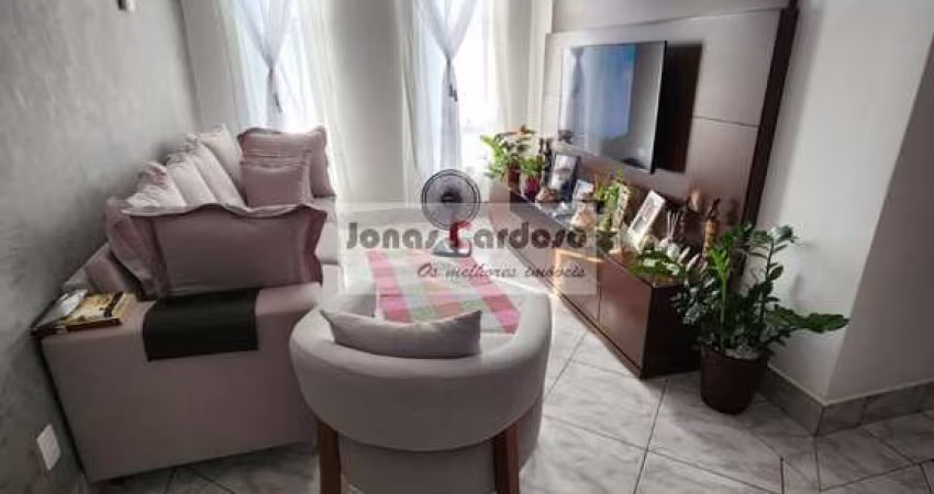 Apartamento à venda no Ed. Cristina, Mogi Moderno: 2 quartos, sala ampla, garagem coberta, 66m². Com planejados, sofá, ar condicionado. R$: 295 mil