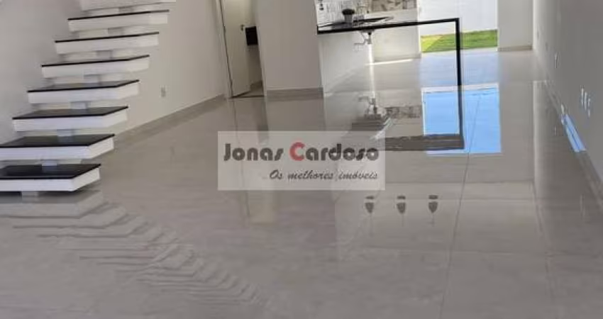 Sobrado a venda de 138,00 m² no Parque Morumbi, com 3 quartos sendo 1 suites com sacada e closet, cozinha ampla , por R$: 720 mil. Mogi das Cruzes.