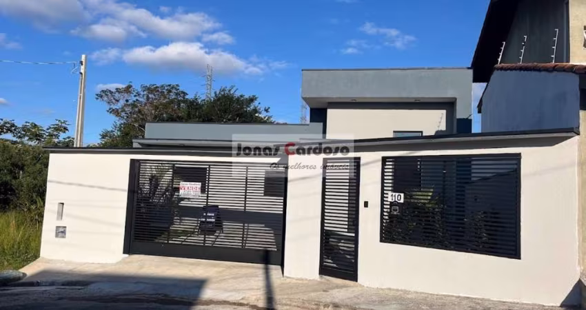 Casa Térrea à Venda no Villa di Cesar: 3 quartos, 1 suíte com closet, ampla sala, 3 banheiros, 2 vagas - R$650.000 - Mogi das Cruzes-SP