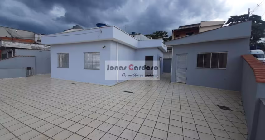 Oportunidade única: Casa térrea em Cezar de Souza com 3 quartos, 1 suíte, , 157m². Amplo quintal, edícula e ponto comercial. Venha conferir!