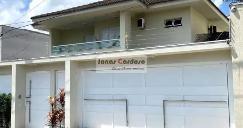 Imperdível oportunidade: Casa à venda na Vila Nova Socorro, Mogi das Cruzes-SP, com 4 quartos, 3 suítes. Por 1.850.000,00