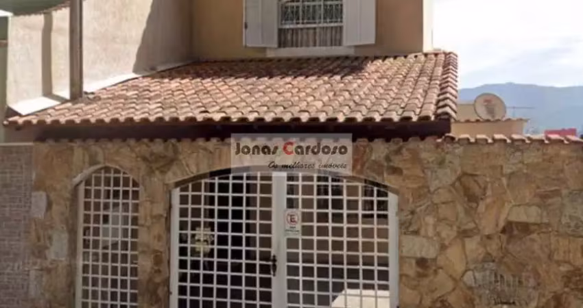 Casa à venda em Mogi das Cruzes-SP: 2 quartos, 1 suíte, 2 salas, 2 banheiros, 1 vaga de garagem e 164,00 m² de área na Vila Vitória. Por 870 Mil.