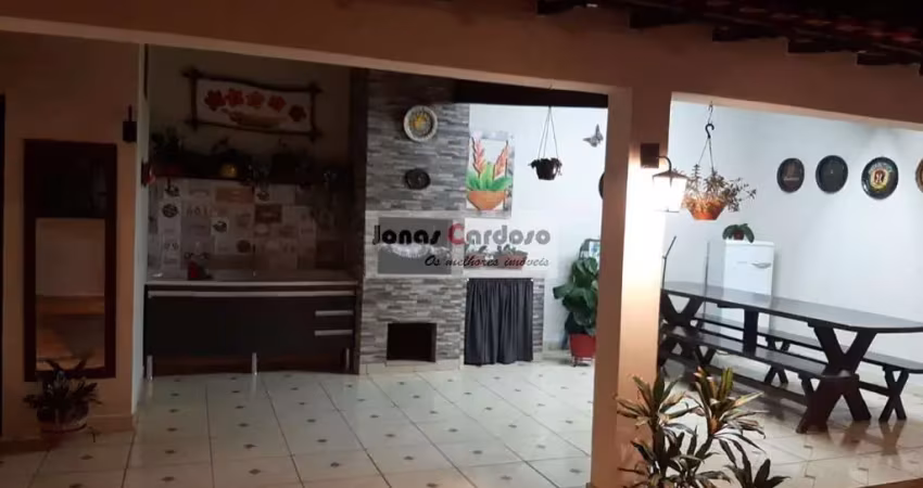 Casa à venda em mogi das cruzes-sp, parque das varinhas: 3 quartos, 2 suítes, 160m². venha conhecer! por r$: 600 mil, estuda permuta.