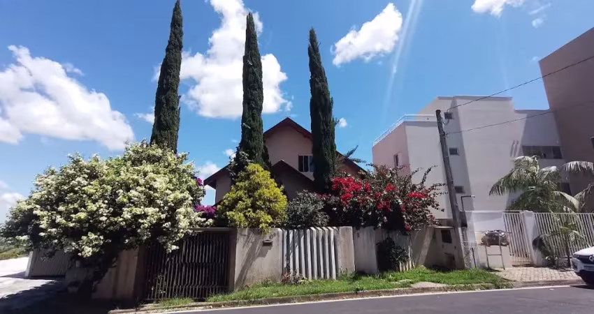 vendo casa em aguas de lindoia sp.